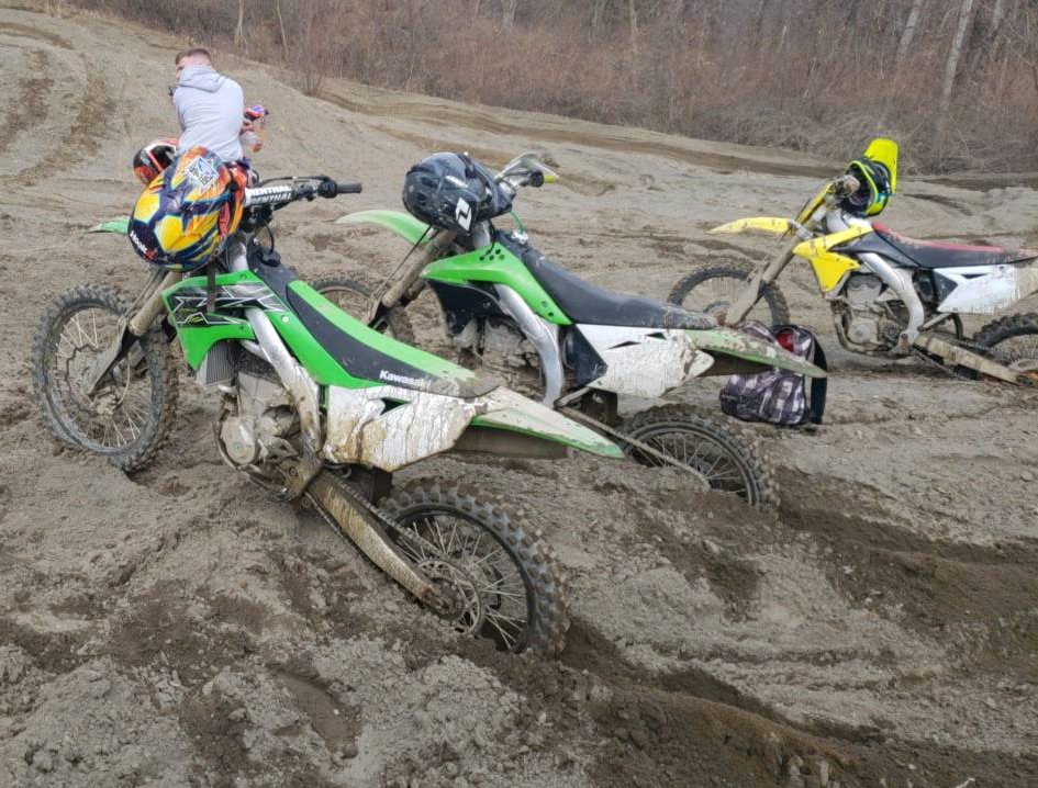 bobbyherrick_'s tweet photo. Enjoying the 450 life @Bburl247 https://t.co/9xD0IBNCDN