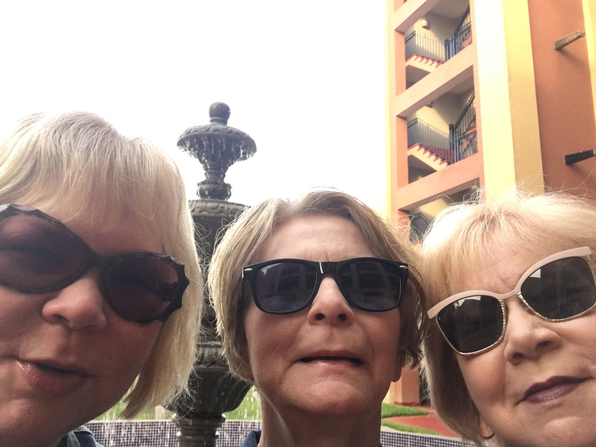 WildMoon_Salsa's tweet photo. A few days in #Mazatlan &amp; the #soul is revived! Stayed @ an #Allinclusive &amp; worked w a #TravelAgent... 5 days &amp; our least costly trip in 25 yrs!  Fun times❤️ #travel #travels #Mexico #ElCidMarina #Allinclusivehotels #vacation #chillin https://t.co/kuSfL38oyF