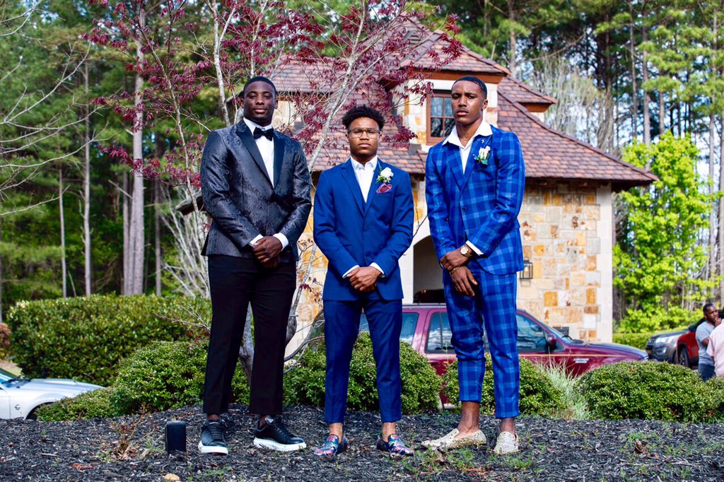 Go2Guyjosh's tweet photo. Chapel Hill Men🖤✔️ #HollywoodHills https://t.co/F1YwMyK6l0