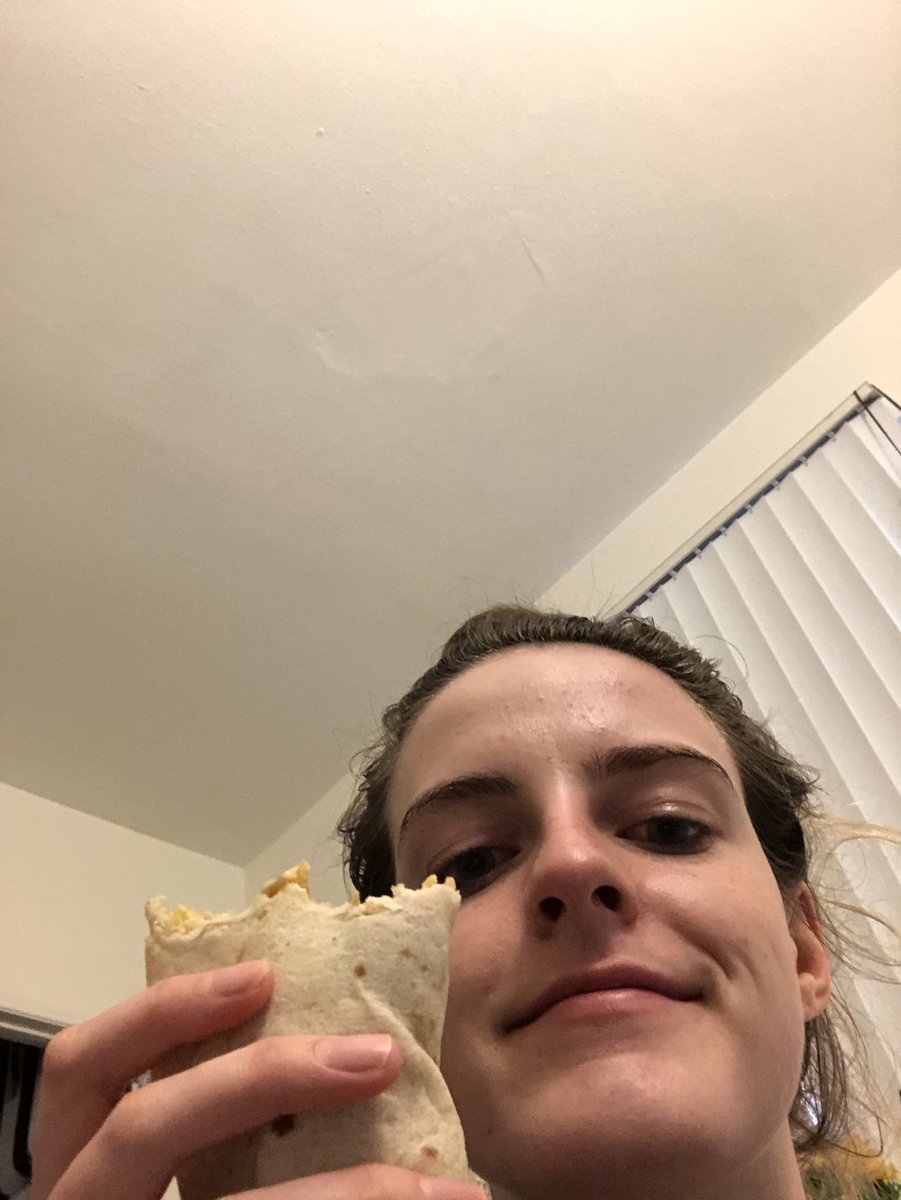jennifermerr's tweet photo. I am 21, pursuing a taco bell modeling career, and they’ve never seen me happier than when I’m eating taco bell. I told myself I’m just waiting for a chance to blow up. So, Twitter, meet me. https://t.co/UhyOxzA4JN
