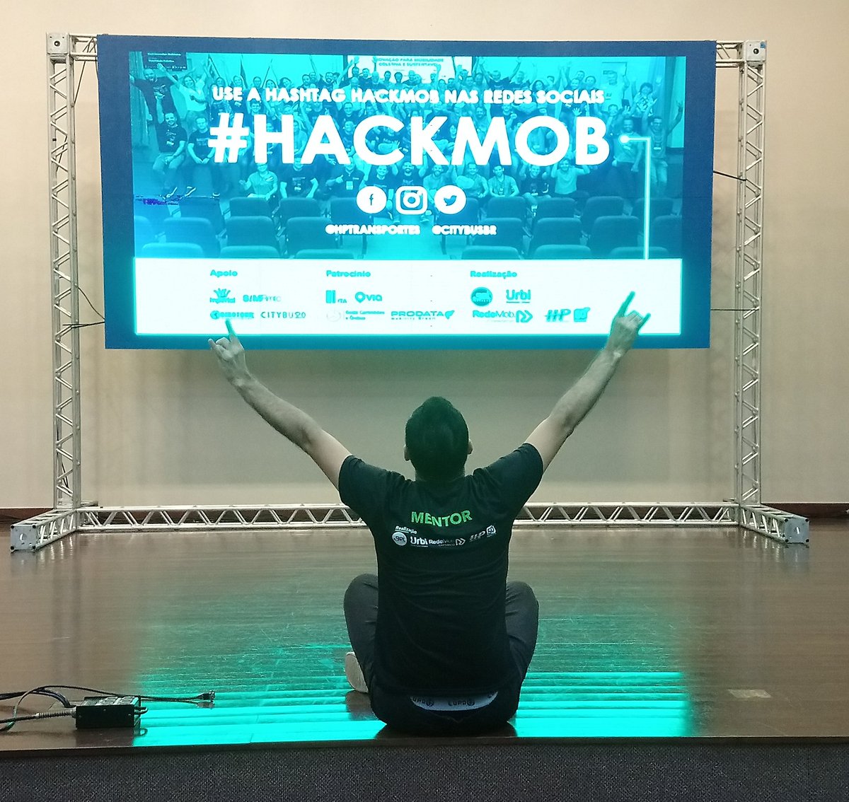 rafabarskih's tweet photo. Foi épico poder participar disso tudo 💚 #hackmob https://t.co/nO717Hkss9