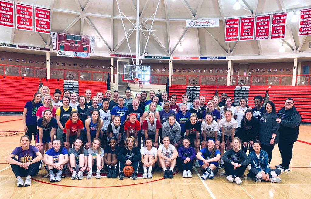 Dylan_Evans85's tweet photo. Our 1st ever all-program scrimmage for our high school elite teams was a huge success! I am so blessed with amazing players, some of the best coaches around, great parents, and my wonderful family! Thank you to all colleges in attendance! #WSEFamily #CBTW https://t.co/Oru3pAiMmc