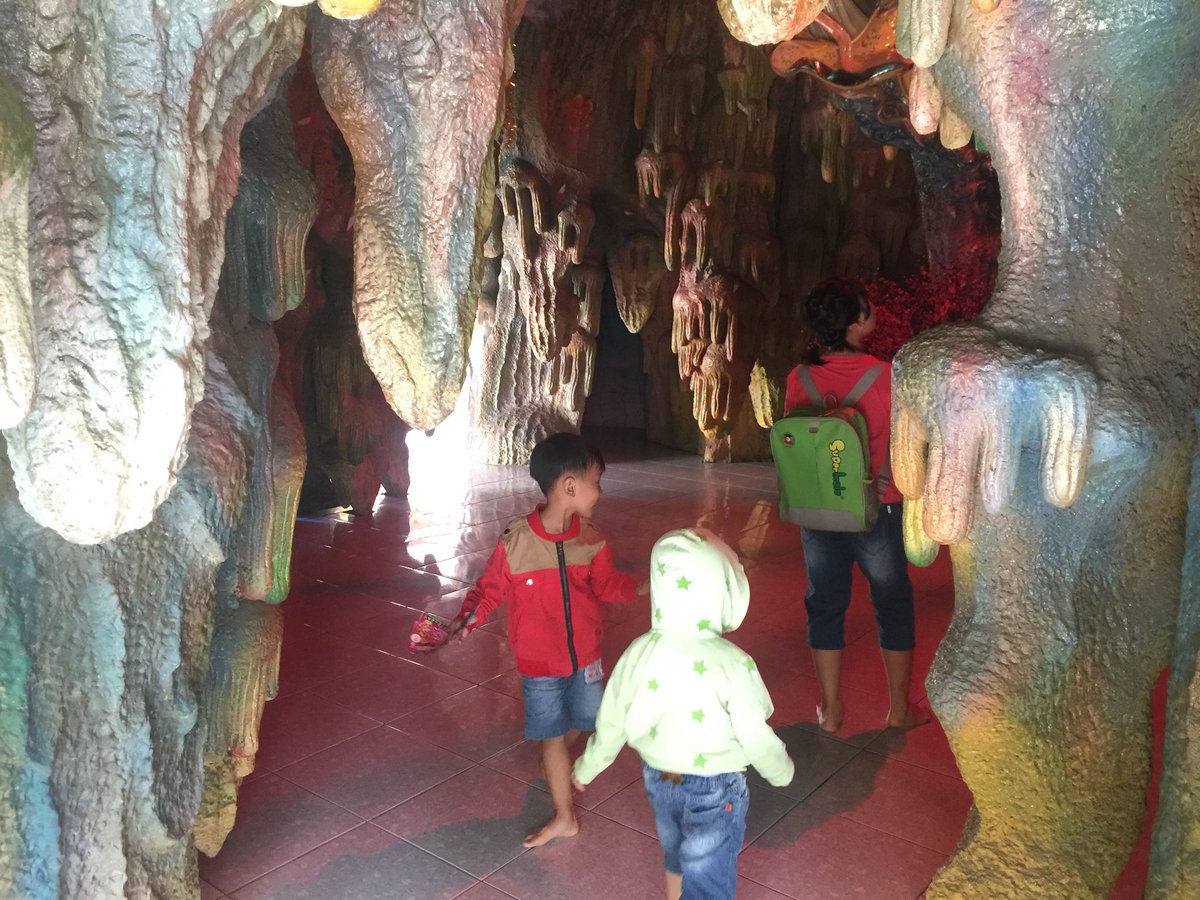 Kham pha Suoi Tien