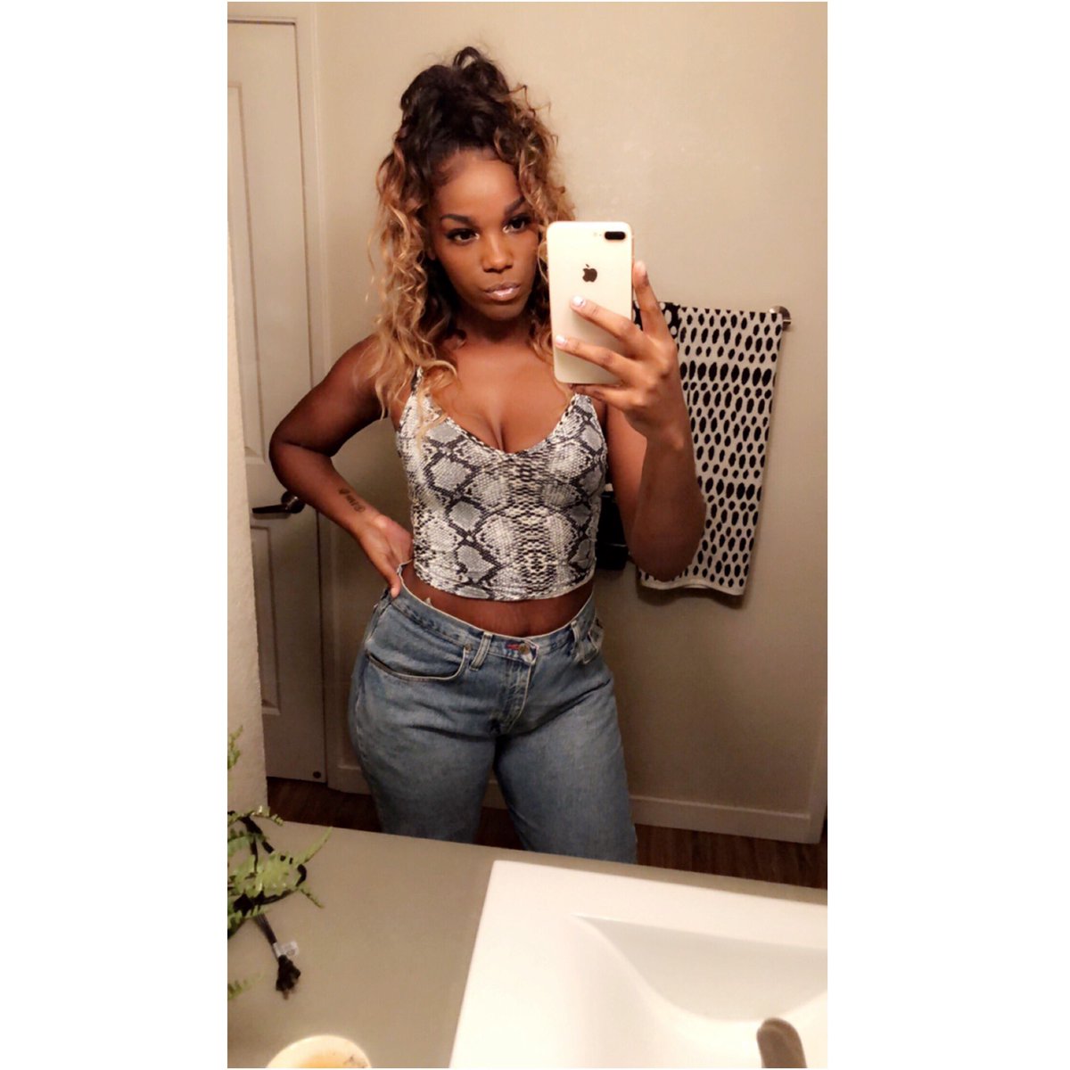 _SHEBoutique's tweet image. Shop she boutique and get this snake skin printed top! Has adjustable straps to alter the fit! Deja’s Top Sheboutiqueclothing.com #shoponline #croptop #urbanfashion #snakeprint #sheboutique #owner #SupportBlackBusiness