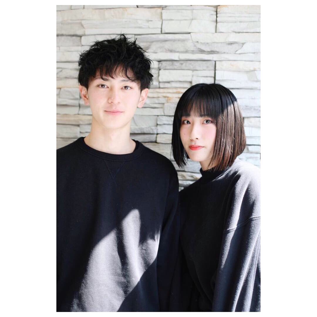 Roots Pa Twitter Roots Original Hairstyle こんにちは 今日の 東京 渋谷 は 桜満開 4月1日は新しい学期のスタートですね お客様の可愛い カップル がご来店 カッコ可愛いペアコーデ 素敵 ショート ボブ マッシュ 髪型 ヘアカタログ