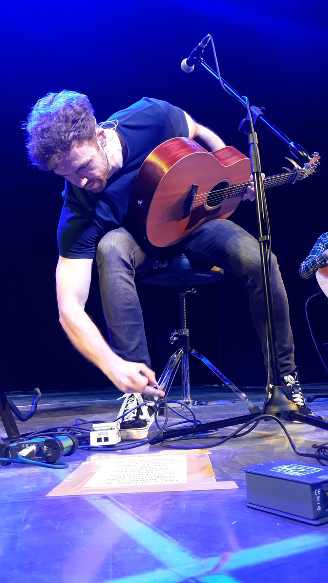 CacLouise's tweet photo. Still can't get over with @AndyBrownMusic last saturday! 💖💖 thank you so much for this wonderful experience😭@smnorthedsa @Kbeamevents  @jezzzreel @Lawson_Phils #AndyBrownLiveInManila https://t.co/j5LyjVcLZr
