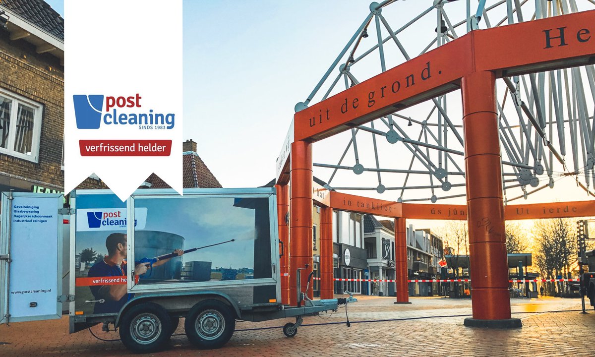 In opdracht van @_Smallingerland: De voorbereidingen voor #koningsdag zijn volop bezig. De reiniging van het Drachtster Carillon is er één van. Bedankt Brasserie Oud Zuid voor het mogen gebruiken van jullie wateraansluiting! #VerfrissendHelder