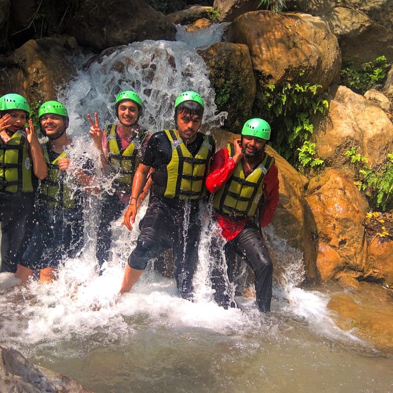 roverholidays's tweet photo. ★·.·´¯`·.·★ Rafting ★·.·´¯`·.·★

-----weekend fun-----

Everything become more fun when it's done with crazy cousins 
Our recent travellers "crazy 5" 😁
Thank you so much 😊 connect with us again soon 
DM us NOW 
visit us at https://t.co/C4NorFtYMg
#IncredibleIndia #rafting https://t.co/7VD7Gz4XhX