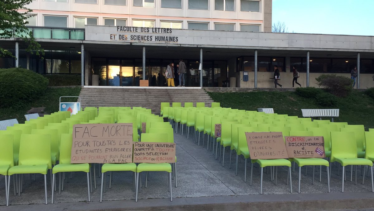 _bibinho_'s tweet photo. Contre la hausse des frais d’inscription pour les étudiants étrangers #FSLH #Limoges @unef @unilim https://t.co/vzbS174OM8