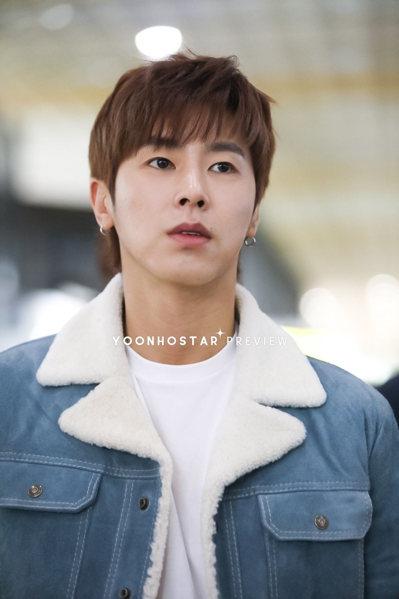a_ba8626's tweet photo. ➖

와우 까리하고 잘생기고 난리났네요ㅜㅜ

[190401] #GMP #출국 #정윤호 #유노윤호 #yunho #ユノ #닛산리프 #CityLights #야화 #동방신기 #TVXQ 
➖ https://t.co/NPbHKUqO3w