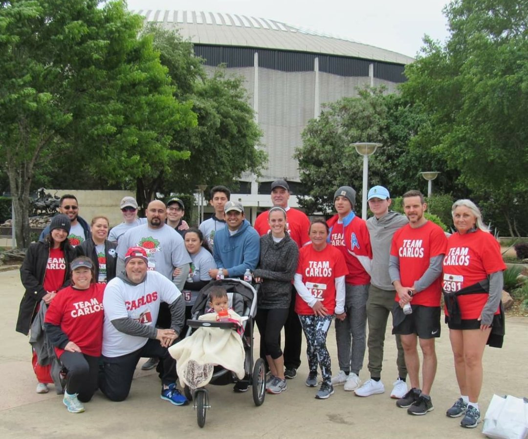 CoachLeon11's tweet photo. Team Carlos at #RunfortheRose 🌷, celebrating our Hero, &amp; raising awareness &amp; funds for brain cancer research. #RunfortheRose2019 #NRGpark https://t.co/gJx1vr1Zg3