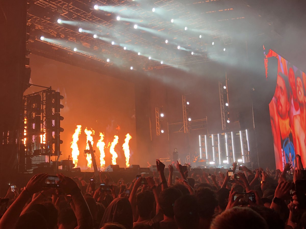 la100fm's tweet photo. ¡AL FIN LLEGÓ!
💥El nuevo rey del hip hop llega
al #LollaAr 💥
@kendricklamar la rappea en el
#MainStage1 🙌🏼
🎤
#Lollapalooza #LollaMood
https://t.co/HGbfhhNnSD https://t.co/A0BpUKvBXW