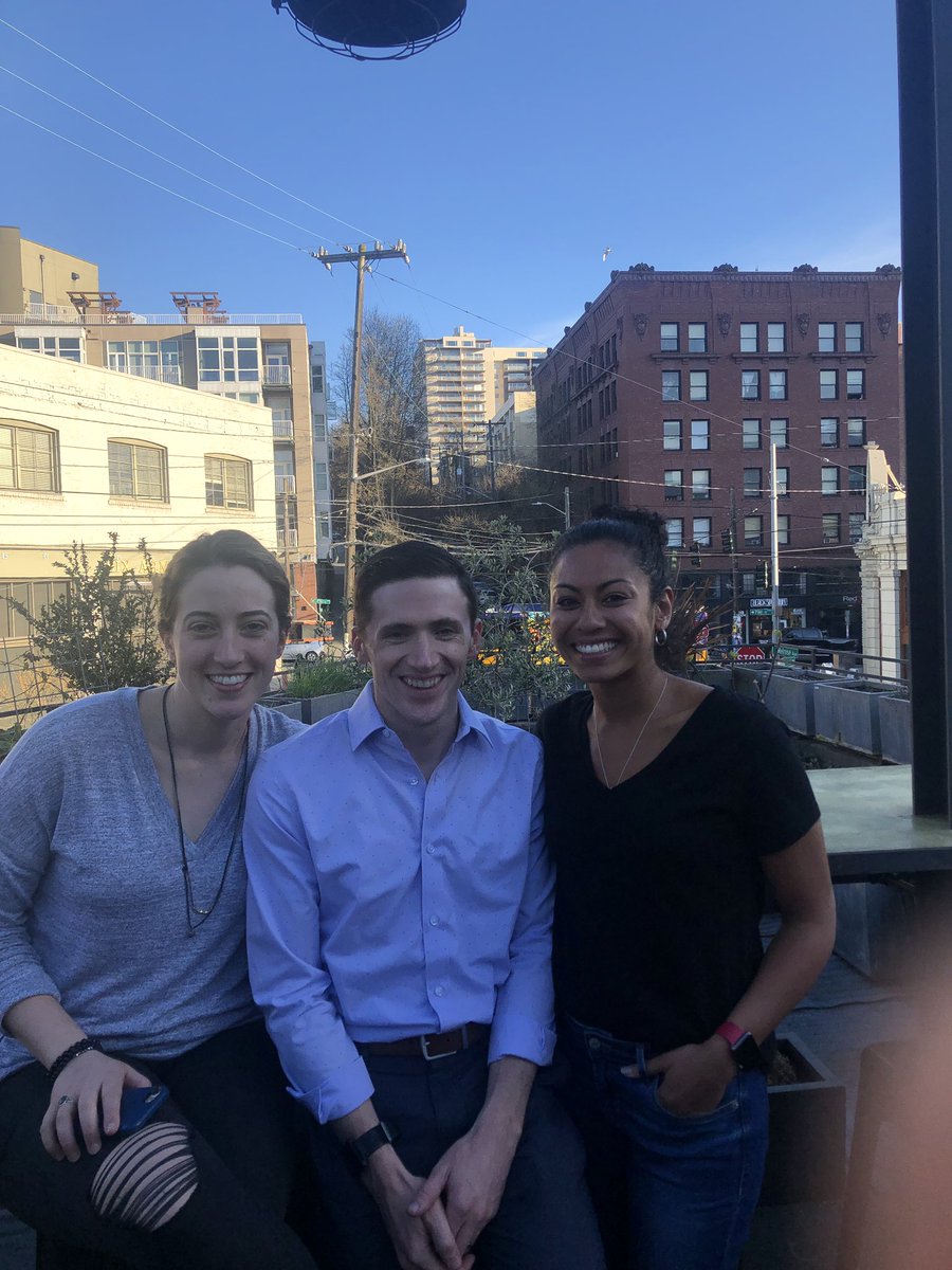 im_jesssayinn's tweet photo. Rooftop sunny Seattle mentoring session with @BostonCityEM alum @jeffrixe #careergoals #CORDAA2019 https://t.co/YheClNpErv