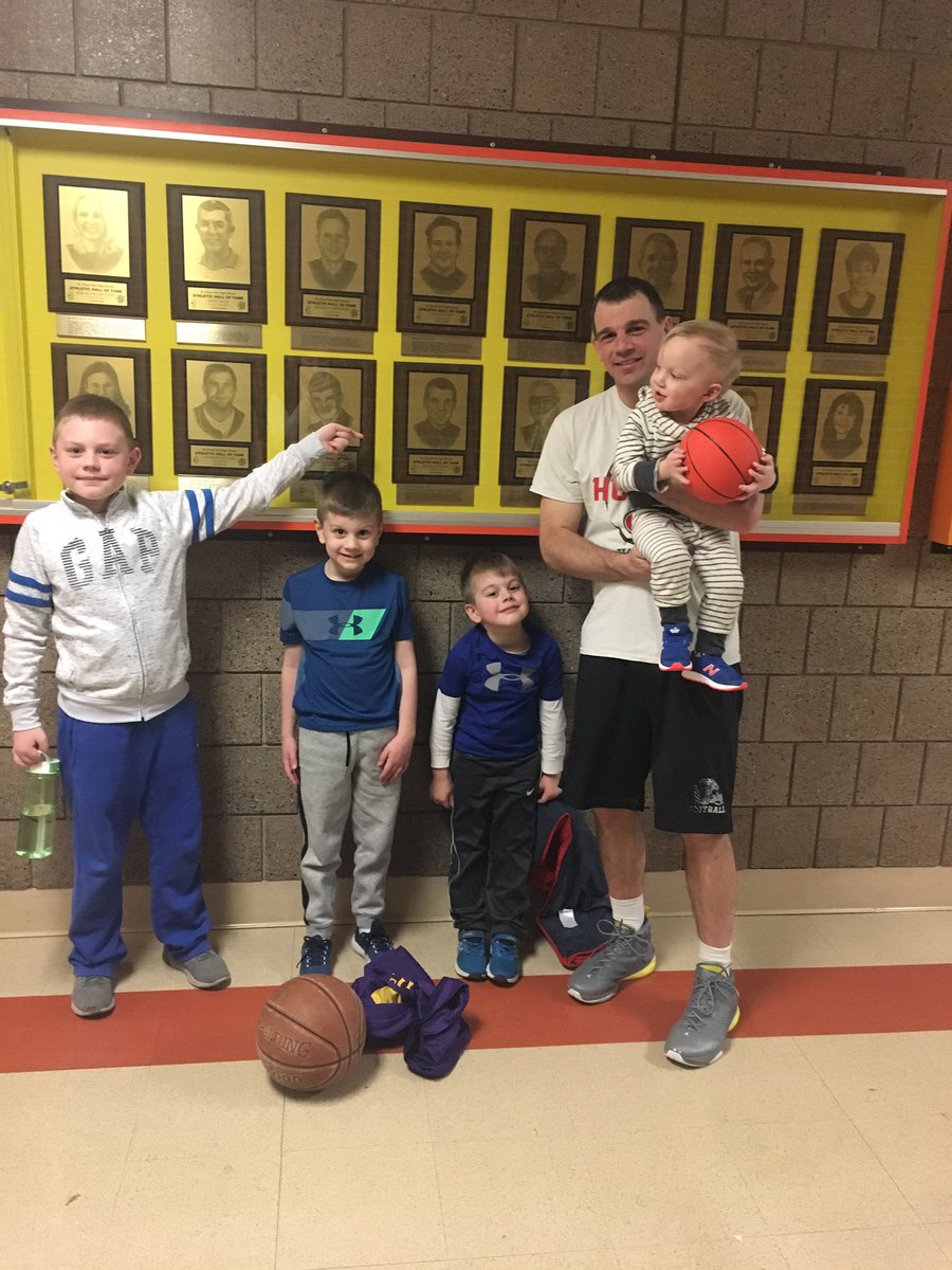 mholman1920's tweet photo. Playing with this group of guys one more time as my family is in the stands....a perfect way to say good-bye to a school and gym that helped shape me who I am today. Pretty perfect Saturday! #alumnitournament #goodbyeTech https://t.co/3MsUsif66a