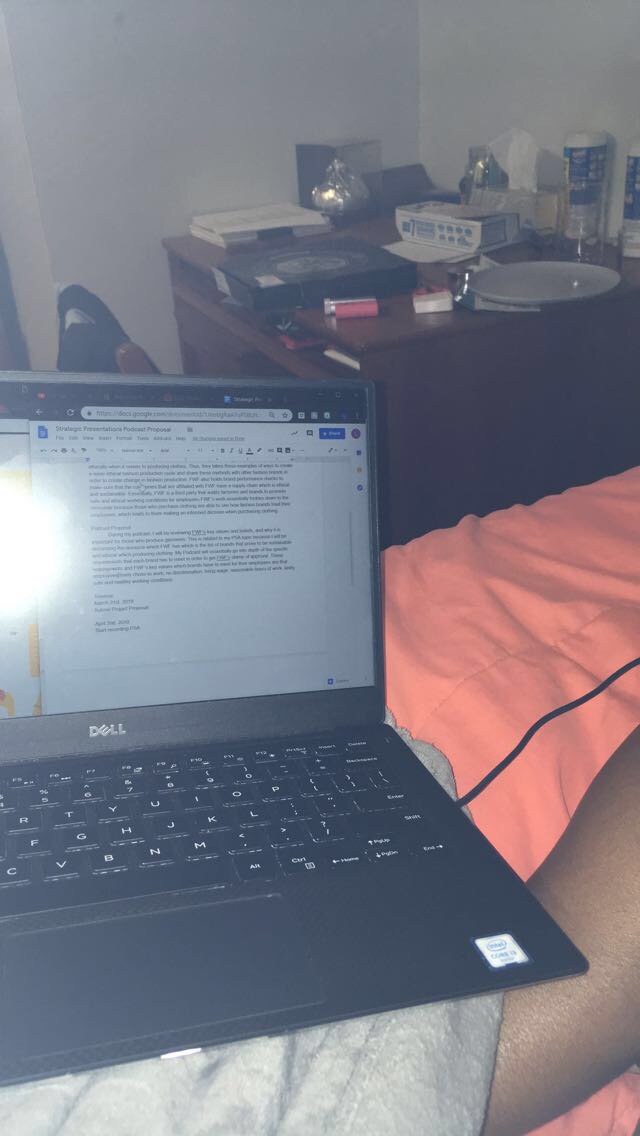 a_u79's tweet photo. 3/31 Last day of RU watching! My study space is always my bed! I have a desk, but I clearly use it for storage #ruwatching #teamwon https://t.co/d7NsXvxcu9