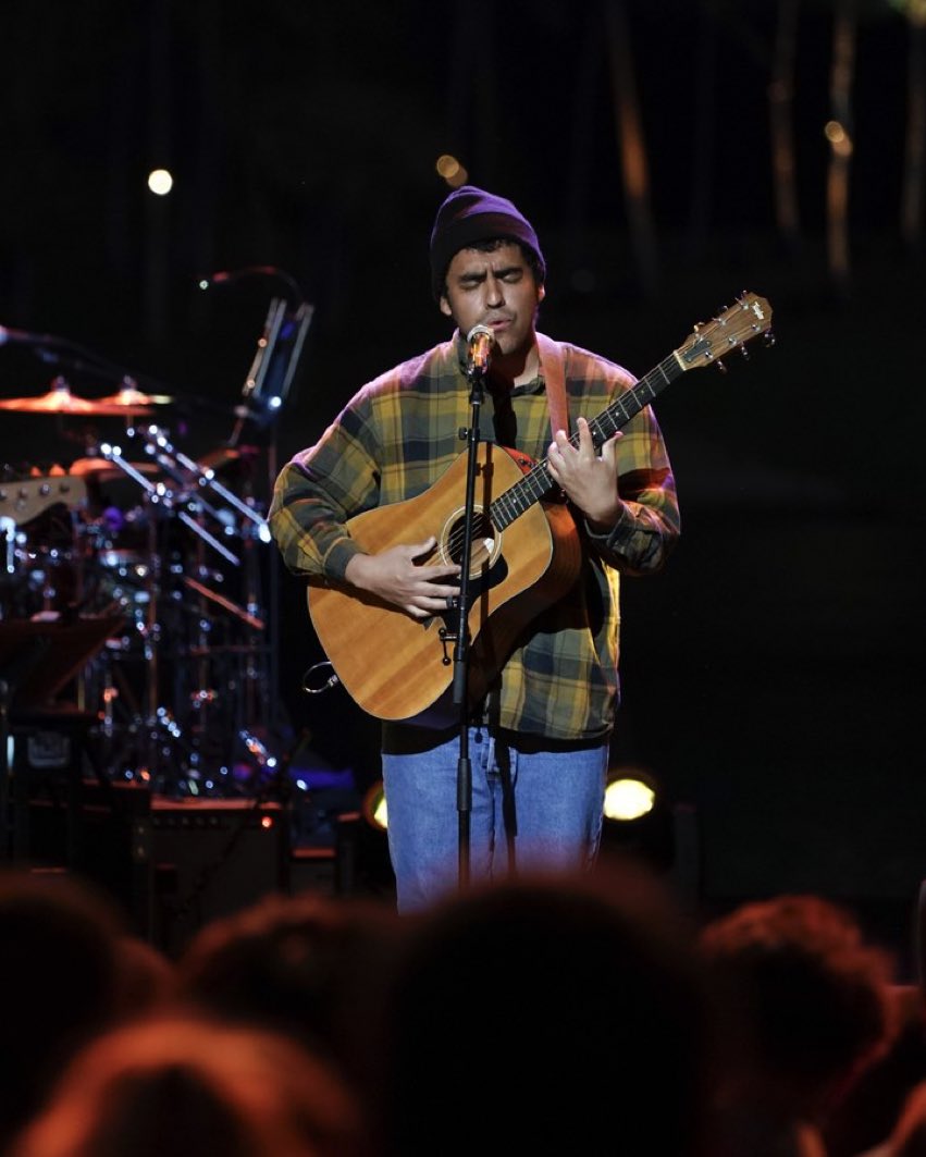 Never fails to give me the chills <a href="/scarypoolparty/">Alejandro Aranda</a>. Excited to have you in the Top 20! #AmericanIdol