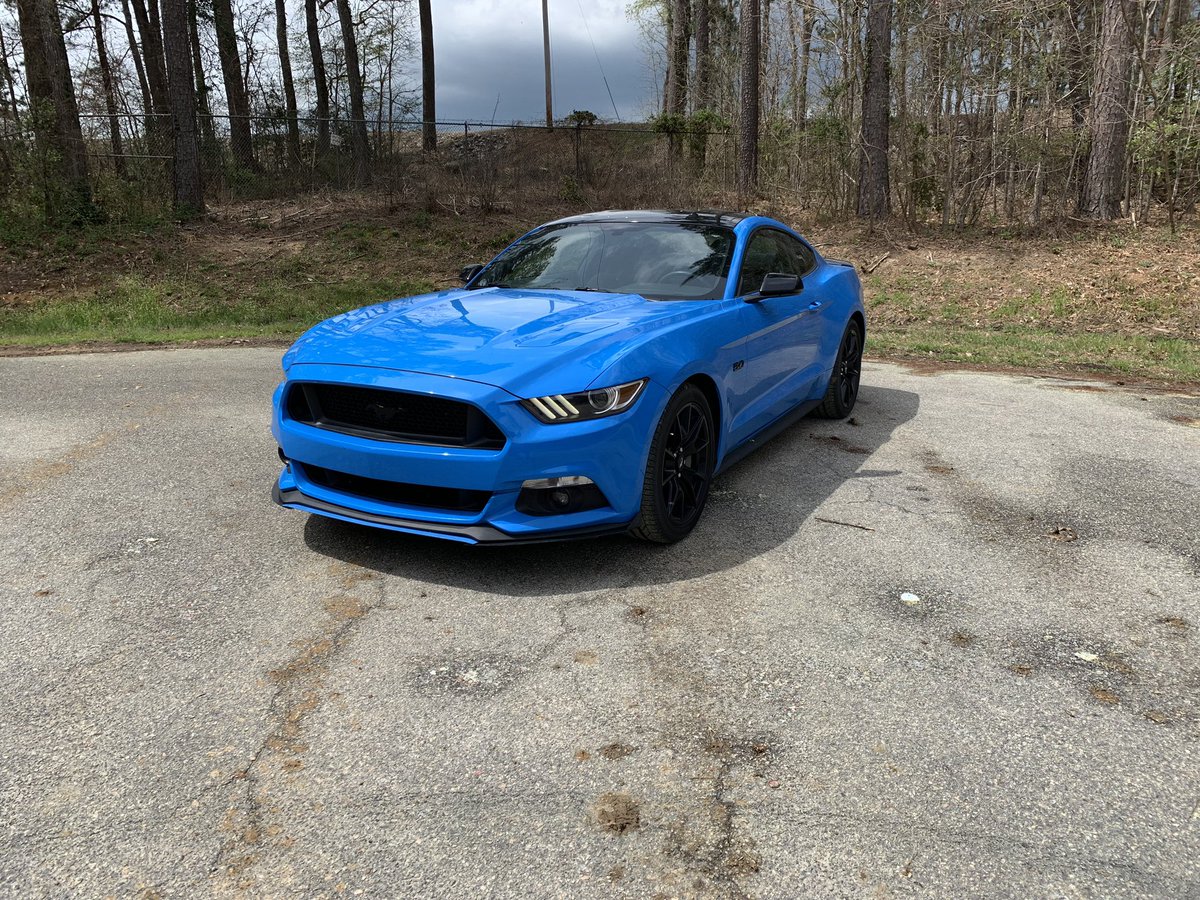 CrushingHD's tweet photo. It’s been a long time since I’ve actually posted. Real life has pretty much taken over. Who would be interested in a car channel?
This is my 2017 Mustang GT
6-Speed Manual 💙

It’s already made a few passes at the drag strip, I’d like to make car content, but at the same https://t.co/9FlLMTrJHc