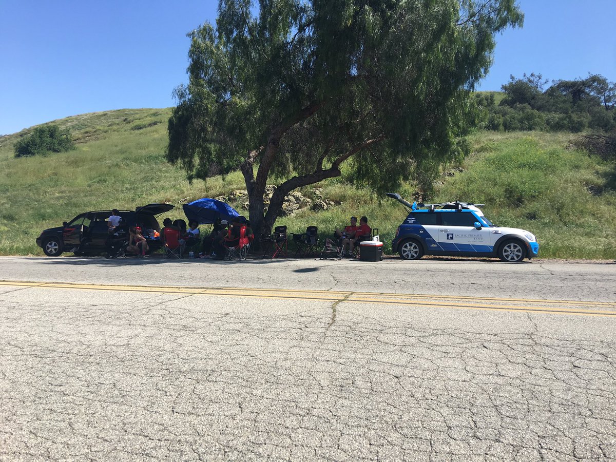 Another happenin’ feed zone at San Dimas Stage Race 2019 #pacificpremierbank #javabikes #bcisinsurance #johnnystree #sh_plus #gizmogear #gsgcyclingwear #decafwheels #bikeshoplv #worldbicyclerelief #lizardskinscycling