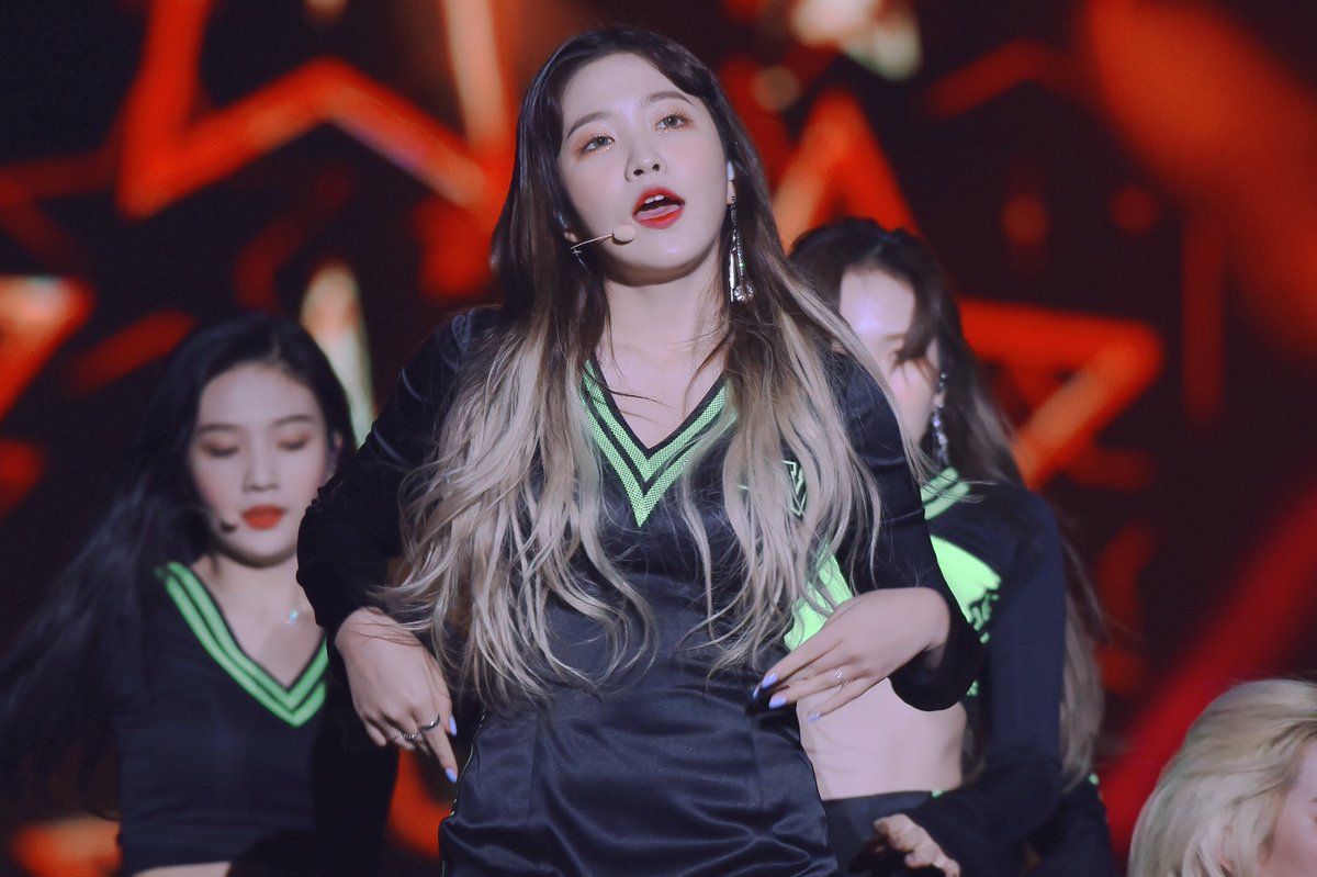 sunandmoon_0102's tweet photo. #레드벨벳 #REDVELVET #웬디 #WENDY #예리 #YERI https://t.co/51gRujjjfO