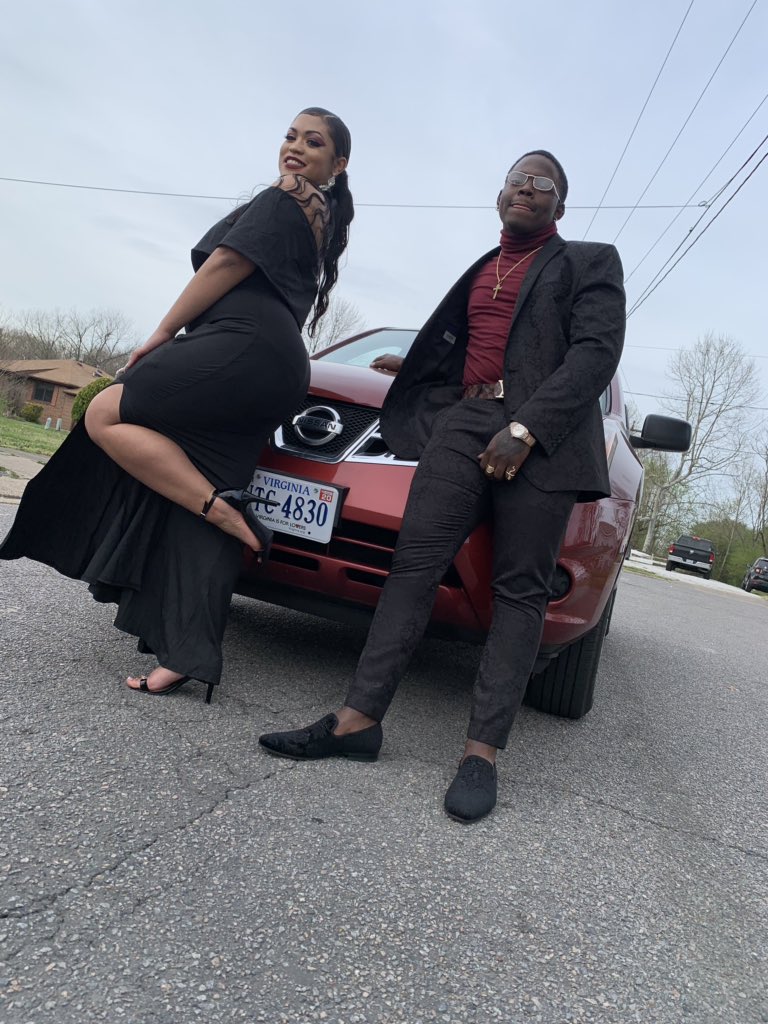 TeeRich33's tweet photo. Ring dance was fun ❤️💍 https://t.co/4Kn4gVdo8T