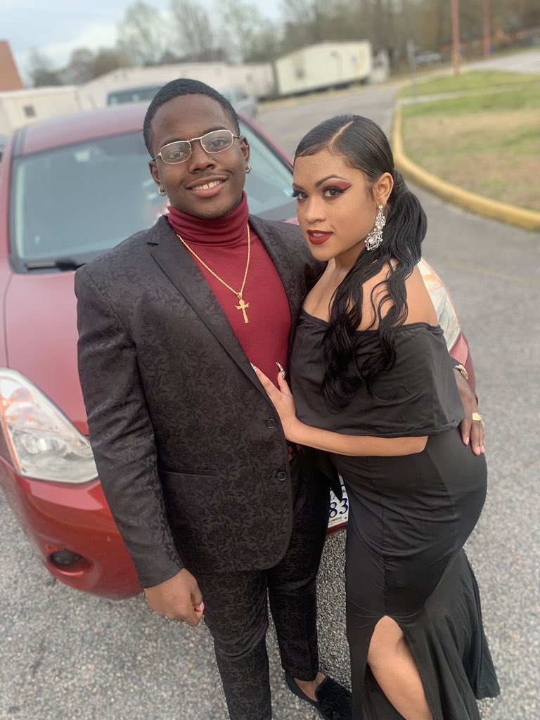TeeRich33's tweet photo. Ring dance was fun ❤️💍 https://t.co/4Kn4gVdo8T
