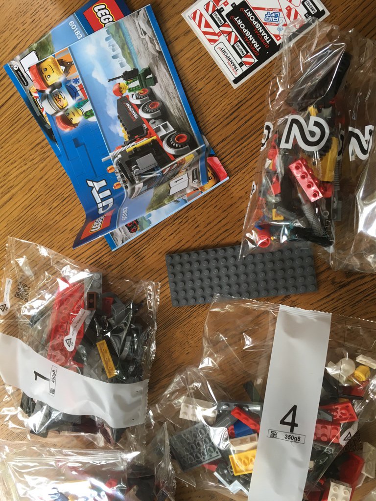 _Xtin_'s tweet photo. OKAY YOU GUYS
time to build
#HELICOPTERTRANSPORT
#legoforever https://t.co/yPKp863csU