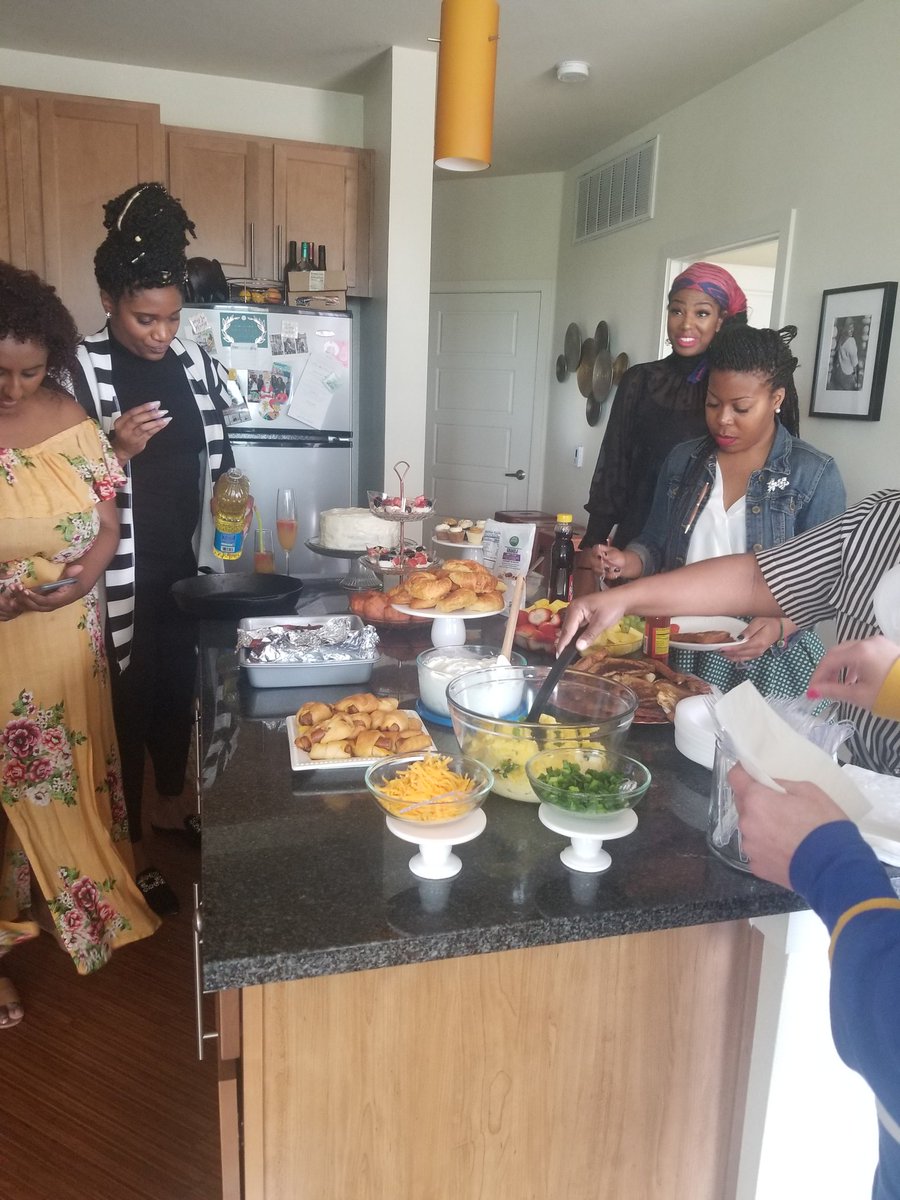 MsDany2U's tweet photo. Today's brunch and much was brought to you by the Ladies of DFWULYP!They give new meaning to the phrase TRIBE (all not pictured). What a great Sunday afternoon spent loving on each other. The movement brought us together but our experiences have made us family! #DFWULYP #girls https://t.co/hfcj3IrMgM