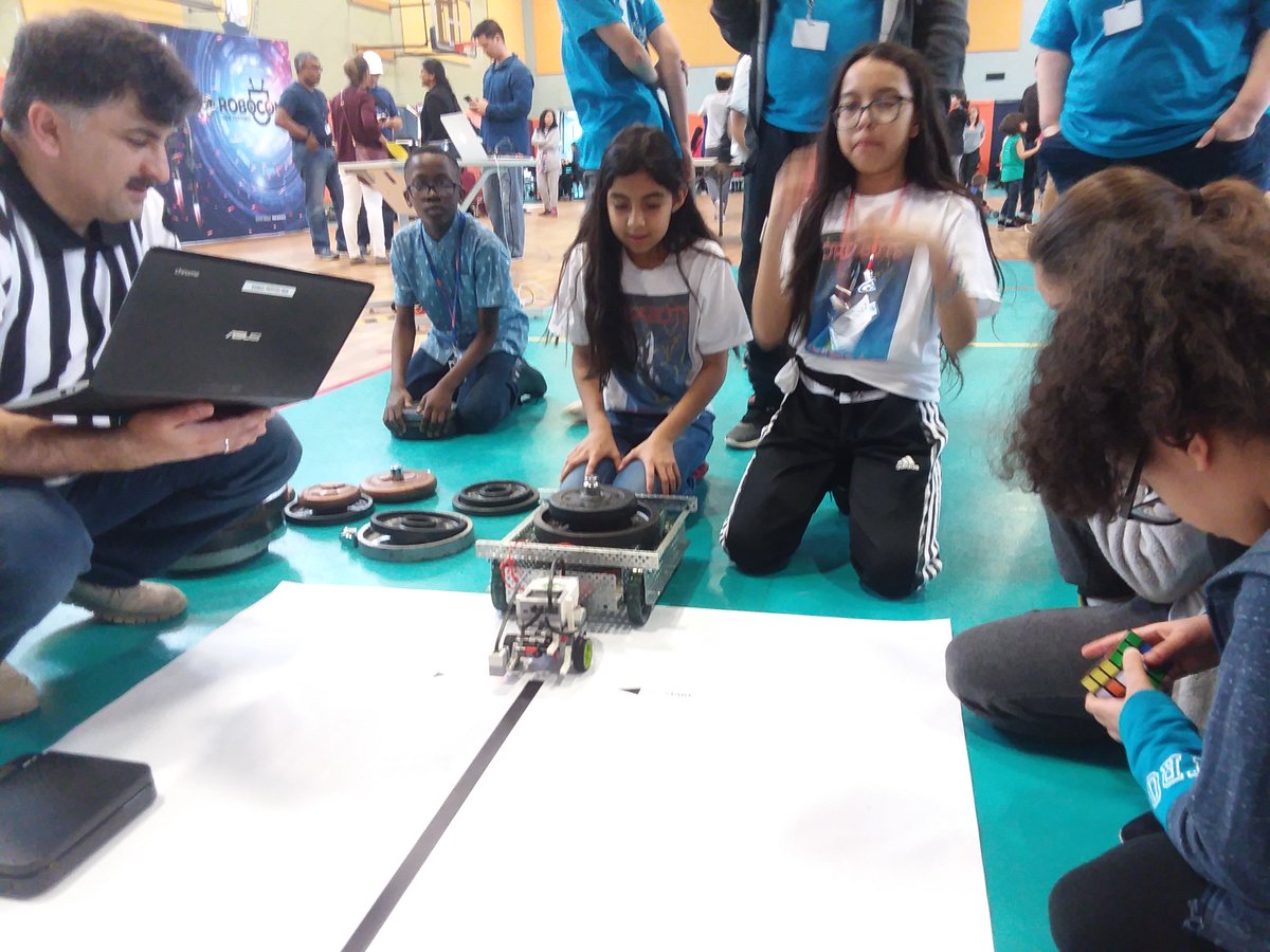 jemzone1's tweet photo. Lorca's Orcabots robotics team had a great day at Robocon! Here we are in a team pic, making last-minute adjustments, competing in weight hauling, and checking the scores! @LorcaElementary https://t.co/FvbbrDorl7