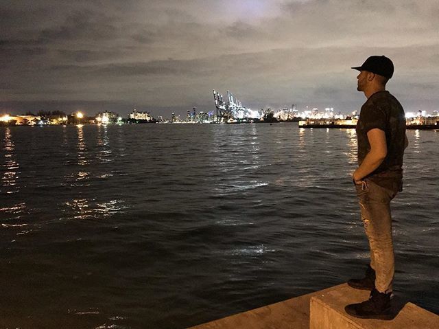 orneryart's tweet photo. Miami nights.
#miami #wmc #wmc2019 #mmw #mmw2019 #techno #melodictechno #tigha #lookingatthings #nosleep
📷 @marksalnerphoto https://t.co/7KoqxNu5q2 https://t.co/5IKhkSR2hH