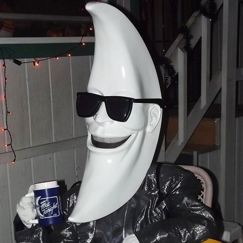ButtChugWizard's tweet photo. My dad is 42, pursuing a modeling career, and I’ve never seen him happier. He told me he’s just waiting for a chance to blow up. So, Twitter, meet my dad. https://t.co/O7ptKXiKGR