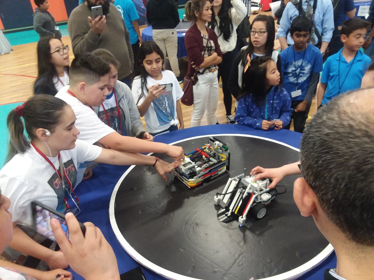jemzone1's tweet photo. Ready to rumble!! Here is Orcabots' robot, Sumopi, competing in the sumobots competition at Robocon. We won some rounds and lost a few. So proud we made it to  the quarterfinals! And super proud of Orcabots' teamwork, perseverance and sportsmanship. @LorcaElementary https://t.co/3032Ooy3pZ
