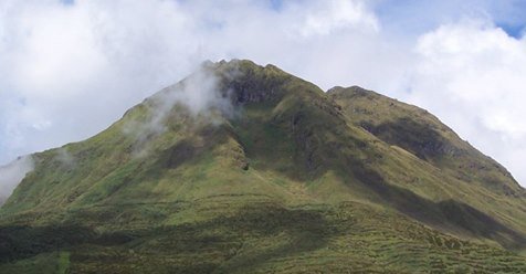 philattractions's tweet photo. #MtApo is the tallest mountain in the country. A dormant stratovolcano, this giant creation towers over Southern Mindanao, covering the provinces of #Davao del Sur and North Cotabato. https://t.co/PEPpkVpRm3 https://t.co/GxFe4hp2Wb