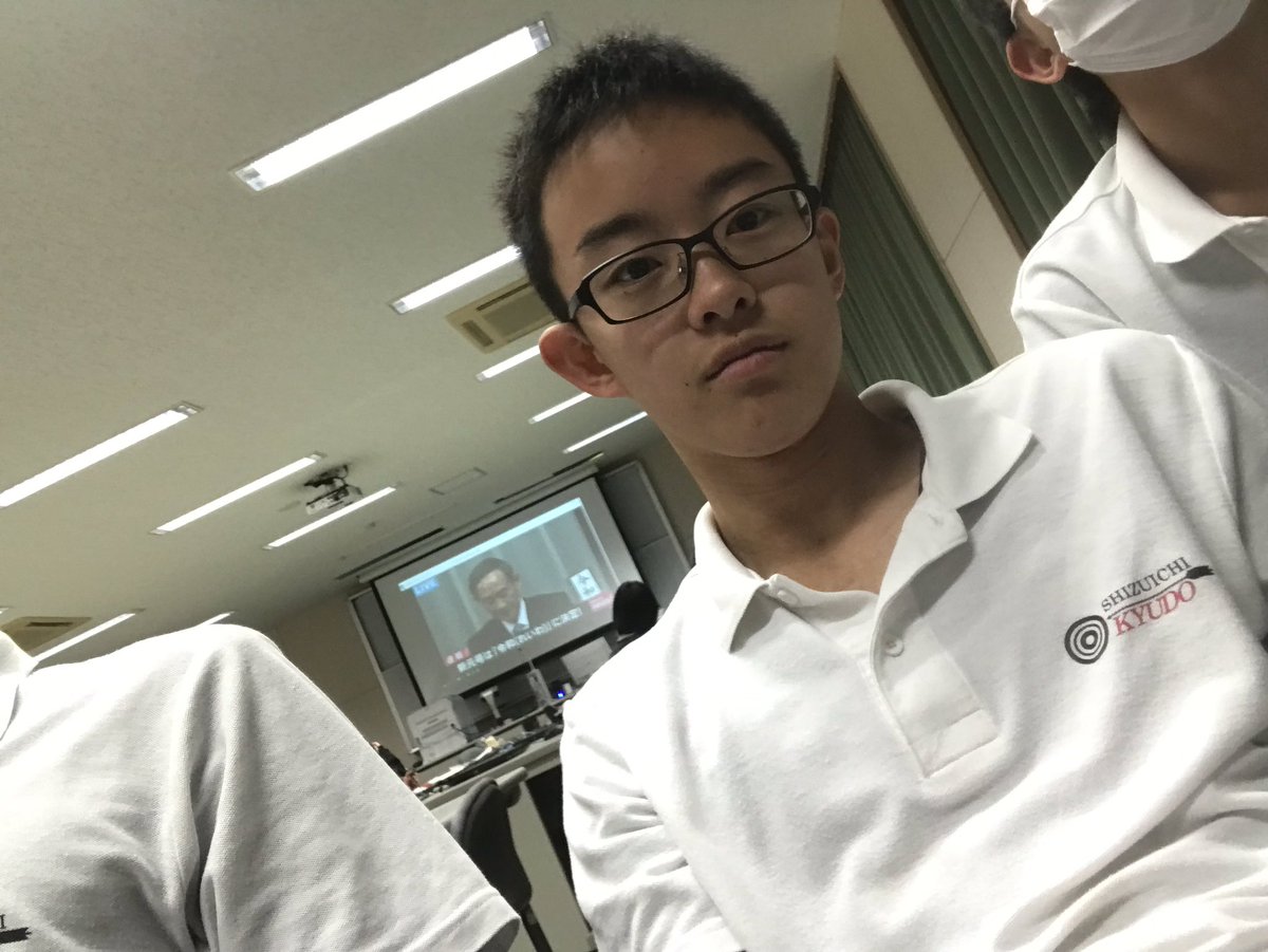 _kamibot's tweet photo. 新元号は「令和」！！！の顔。
#今日の神谷 https://t.co/AcPR1MIdnM