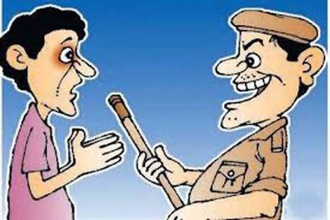 AtulRChaudhary's tweet photo. @SwapnilATalekar @CPPuneCity
@PuneCityPolice
@puneruralpolice
बुज़ुर्ग लोग अपनी संस्कारी #AblaNari #FakeCases करने वाली बहु आपको परेशान करेगी तो आपकी बात कोई नहीं सुनेंगे पुणे पुलिस मदत नहीं करेंगी ...!!!🤔
यह तो एक जुमला है..
#HelpTheElderly #FakeCasesInIndia https://t.co/Y3RSpLlrHY