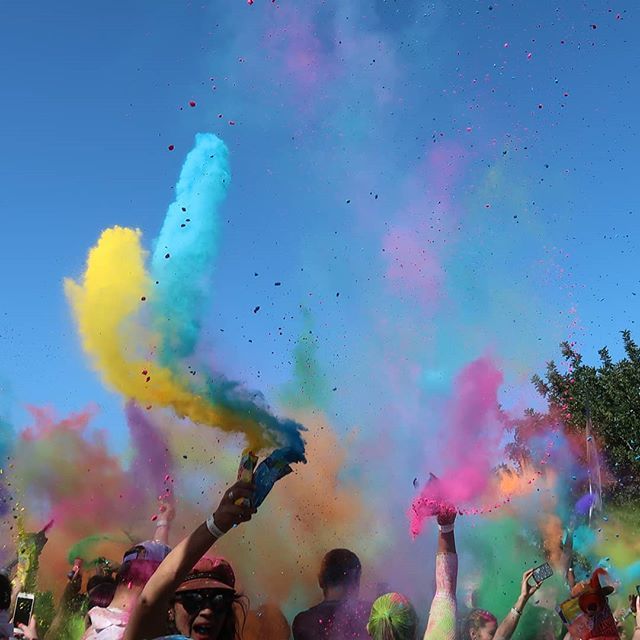 ActivatedGozas's tweet photo. It's a color explosion that everybody ought to experience at least once. #colorfest #vlogger #travelVideo #vlog #beactivated #holi #rvlife #touringlife #travel #holifestival #gopro7
Link to #video in profile https://t.co/mPZLa2136d https://t.co/FuMAm4Rs9f