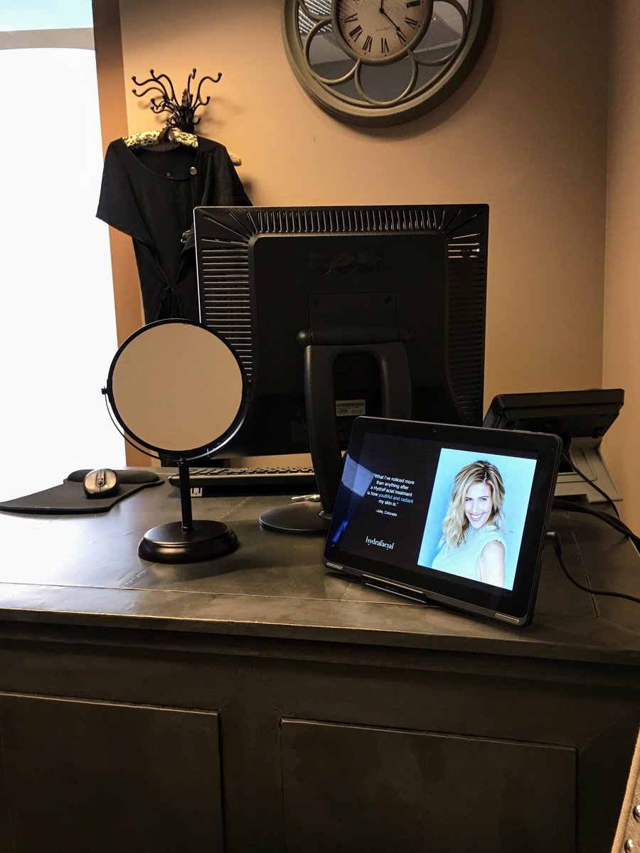 vrtlyai's tweet image. Who said you have to be in your office to start a consultation? 🧐 Start educating patients before you even enter the room with FriendMedia 📺 #FriendMedia #AestheticMarketing #AestheticPractice