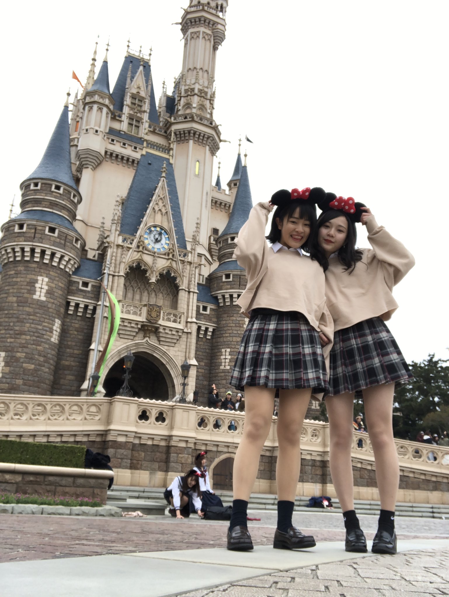 Miyu En Twitter あみと制服ディズニー いっつもシー行ってたから今回はランド 時間経つの秒すぎ Jk満喫 T Co 9ky8kw3ram Twitter