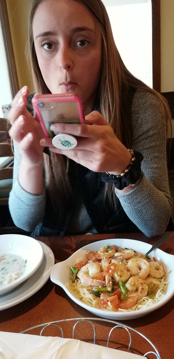 M_Gaumer's tweet image. Happy 22nd to my fav person in the whole wide world. You're old now too. Wouldn't wanna spend a whole day with anyone else :) @hannahboehme