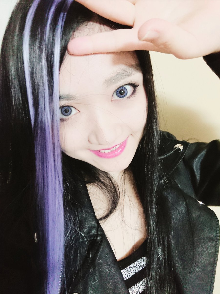 まつげに髪が引っかかる