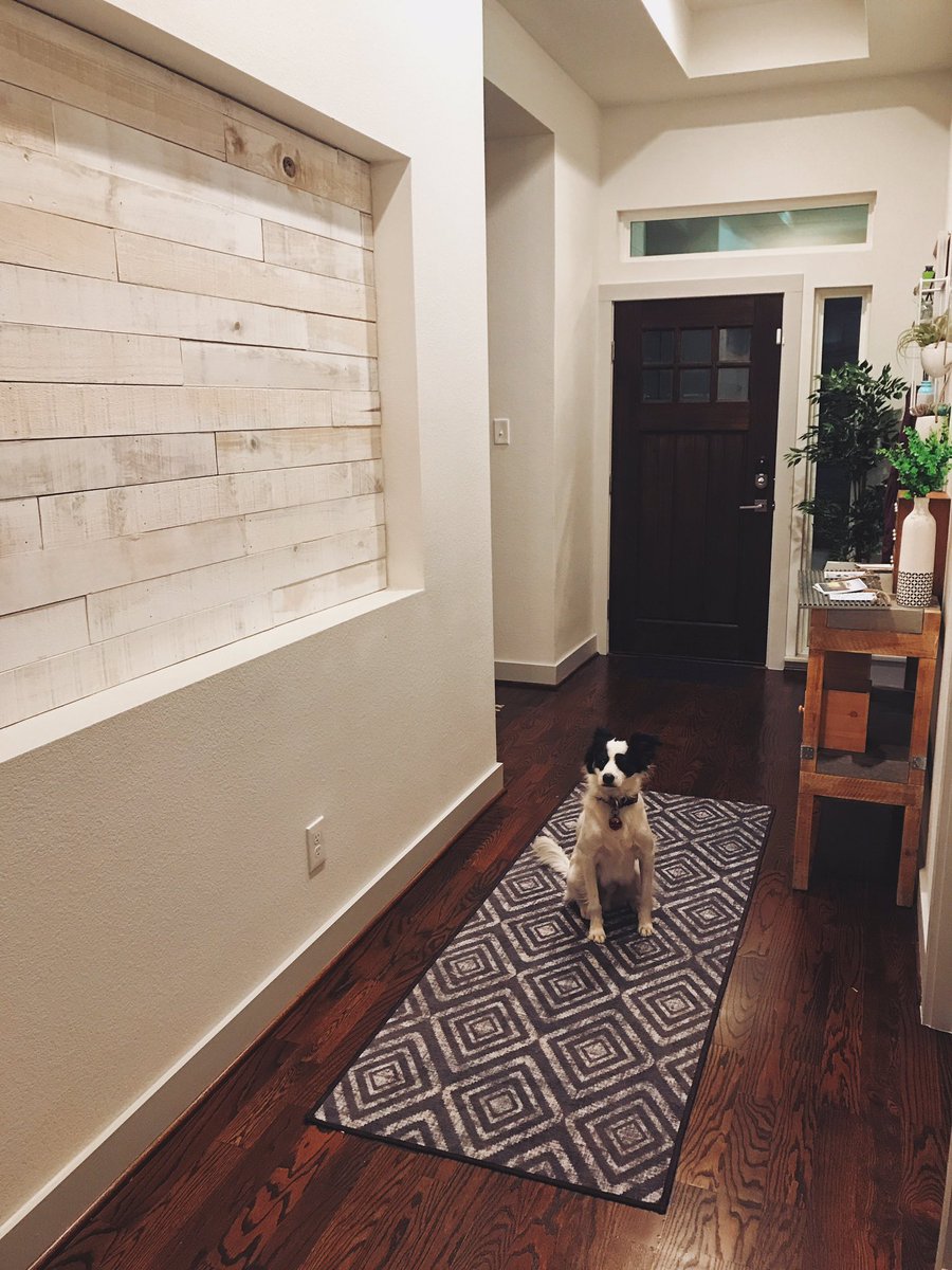 TheBenCrook's tweet photo. just put in boards for the accent cutout. entryway is just about compete. #diyfs https://t.co/sixgBkkESE