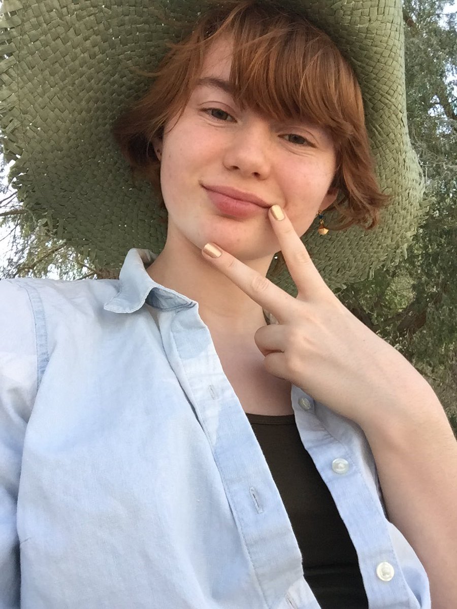 hazardleveI's tweet photo. 20min left of today bc i kept forgetting to make this post. anyway i am genderless and beautiful and its taken a while but i am super comfy with who i am!!!! i love me!!!!! (they/them) #TDoV #TDOV19 #TransDayOfVisibility2019 https://t.co/HEXgR0mZRD