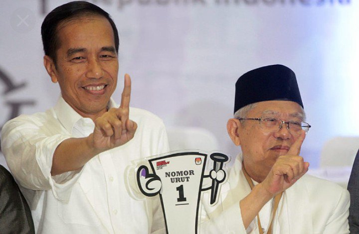 cerminangsa's tweet photo. #JokowiMajuPrabowoMundur Prabowo tak mau terbuka dengan negara lain untuk tukar ilmu, Jokowi terbuka dgn negara lain untuk tukar ilmu. Coblos 01 Jokowi-Amin https://t.co/gAD3ByCMfI
