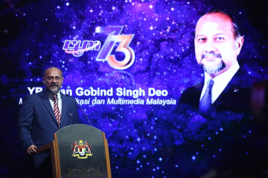 komunikasi_gov's tweet photo. YB Tuan @GobindSinghDeo, Menteri KKMM menyampaikan ucapan perasmian sempena Sambutan Hari RTM ke-73 di Angkasapuri pagi ini.
Hadir sama memeriahkan majlis, YB Tuan @eddin_syazlee,Timbalan Menteri KKMM&Tuan Haji Abdul Muis Shefii, Ketua Pengarah @RTM_Malaysia.
#KKMM
#RTM73 https://t.co/neeZx1D27Q