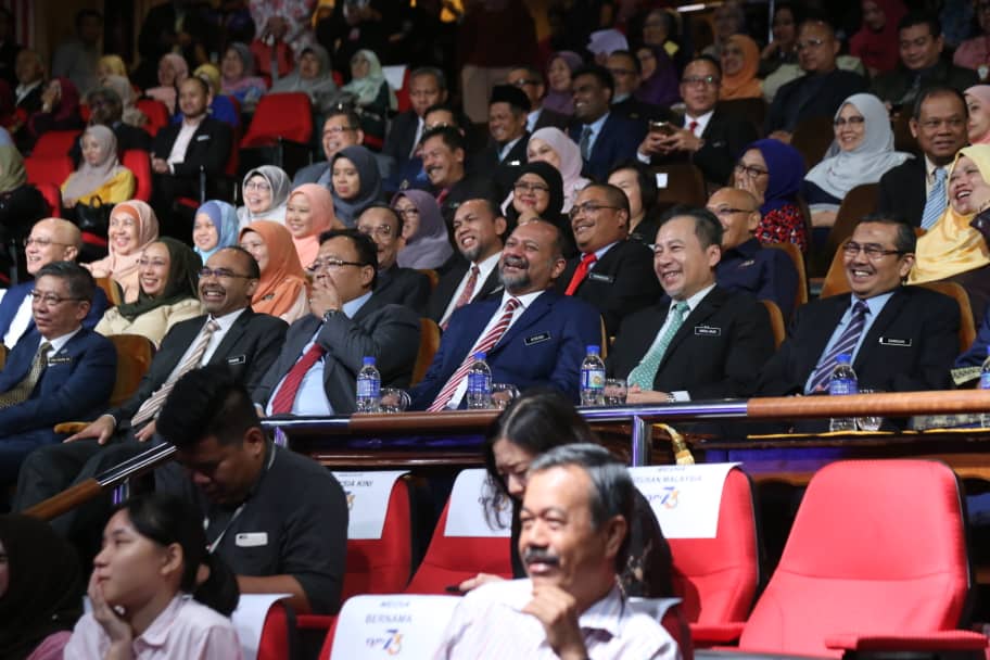 komunikasi_gov's tweet photo. YB Tuan @GobindSinghDeo, Menteri KKMM menyampaikan ucapan perasmian sempena Sambutan Hari RTM ke-73 di Angkasapuri pagi ini.
Hadir sama memeriahkan majlis, YB Tuan @eddin_syazlee,Timbalan Menteri KKMM&Tuan Haji Abdul Muis Shefii, Ketua Pengarah @RTM_Malaysia.
#KKMM
#RTM73 https://t.co/neeZx1D27Q