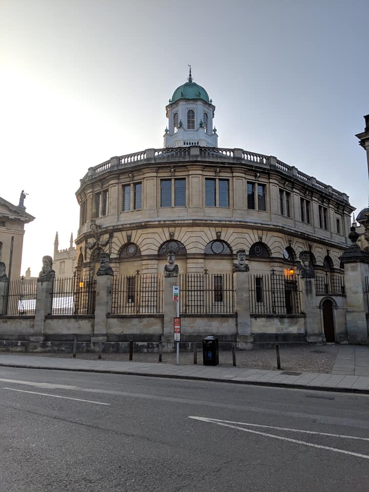 SDLBenDraper's tweet image. Great few days training in a stunning location. Lots of fantastic content and some beautiful buildings to see in my marathon training duties. 

Still, time to sponsor me.

uk.virginmoneygiving.com/benjamin.draper

#londonmarathon #oxford #oxforduniversity #killingtwobirdswithonestone #Sthughs