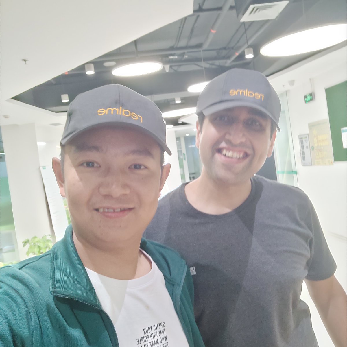 FrancisRealme's tweet photo. ＃SpeedAwaken Launching long waited Realme Cap in this April. Enjoy the flagship experience and speed. Guess the price and specs? https://t.co/GDahDcZuhw