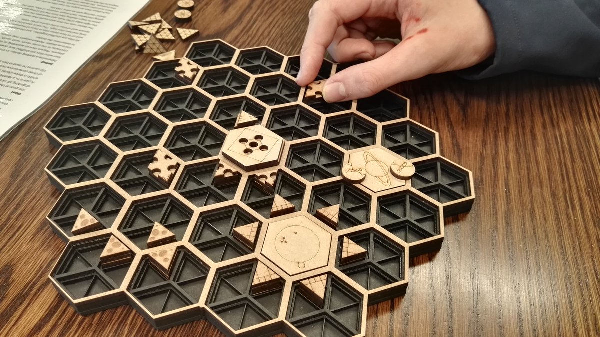 chchLibLearning's tweet photo. Check out this #prototype game made in the #library #MakerSpace by a 14yo #homeschool student. He's here every #makersession and this is his #Creative design. @ChristchurchLib @Makerspaces_com @GCSNinAction @ArnikaMac @LIANZAPresident #Education https://t.co/bG5E4hDzYi