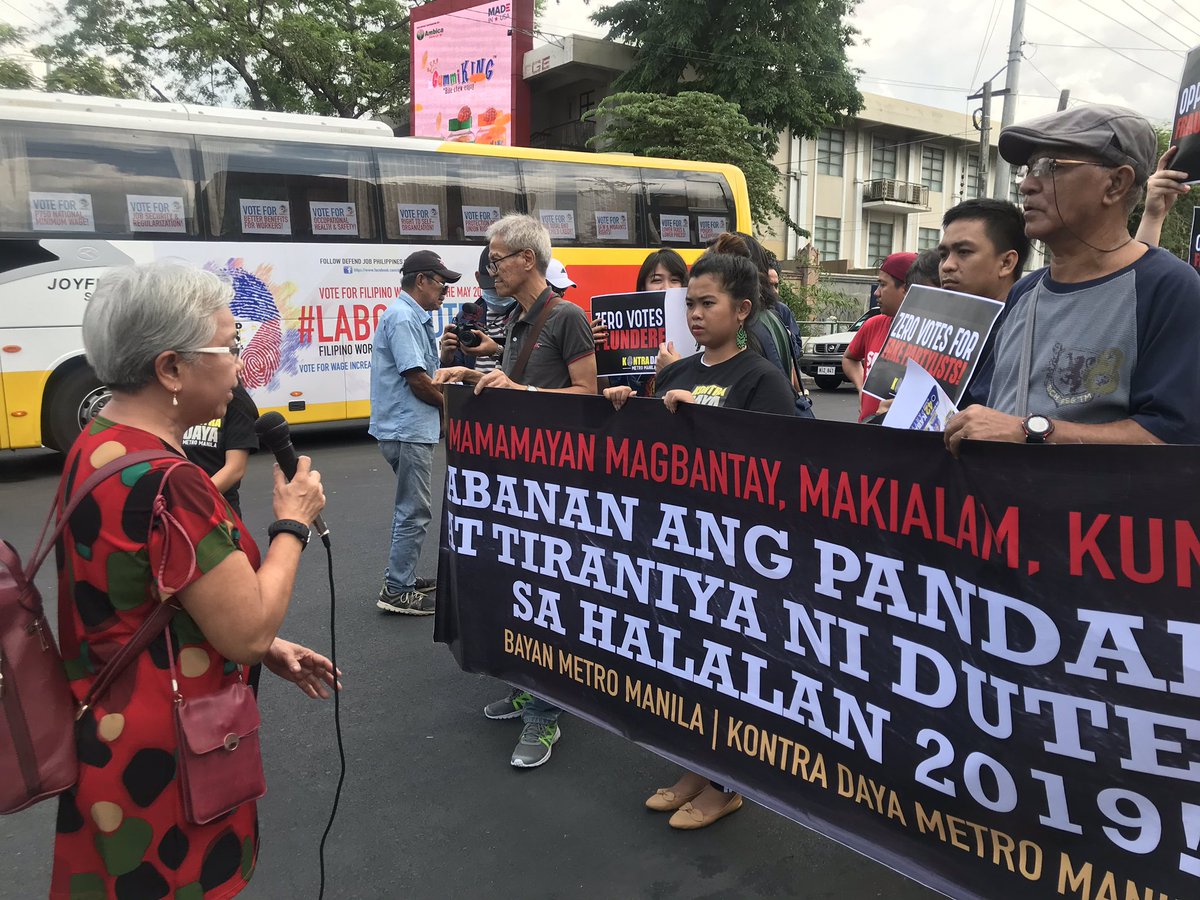 KabataanPL's tweet photo. The #LaborVote2019 Bus made a stop at Mendiola, where delegates held a short program to commemorate the First Quarter Storm.
#NeverForget
#MarcosManloloko https://t.co/KAyWEPwdKh