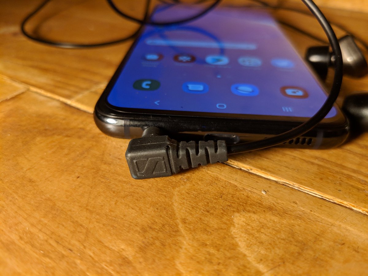thisizrenato's tweet photo. Oh, hello there Jack, you aren't dead after all aren't you? 

#GalaxyS10E #Sennheiser #IE80 https://t.co/QNFla2m2q6