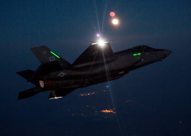 There’s F35As doing night-time circuits at Richmond tonight & I’ll be honest I’m probably going to take my daughter to the lookout point to watch it